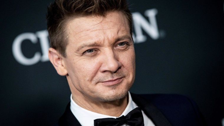 Foto: https://www.cronista.com/clase/trendy/jeremy-renner-fue-internado-tras-sufrir-un-accidente-y-esta-en-estado-critico-que-le-paso/