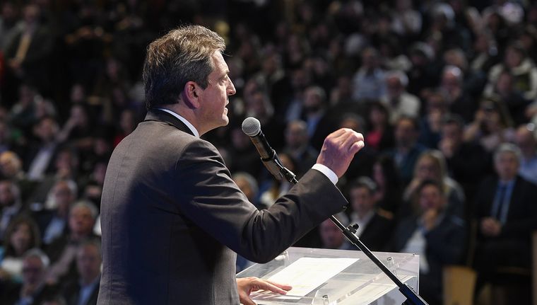 El candidato del oficialismo recibió el apoyo de una parte del radicalismo Foto: Prensa Sergio Massa