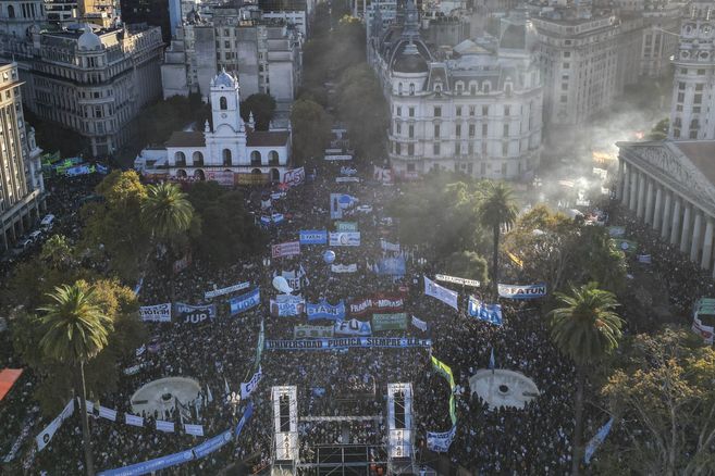 La cuarta marcha universitaria fue masiva.