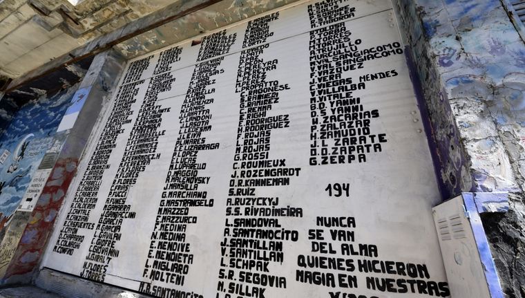 Los nombres de las 194 víctimas de la masacre, en la que fue la entrada de Cromañón Foto: Juan Mateo Aberastain Zubimendi / MDZ.