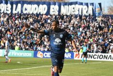 Villa festeja el gol de Independiente. Foto: Alfredo Ponce / MDZ Villa festeja el gol de Independiente. Foto: Alfredo Ponce / MDZ