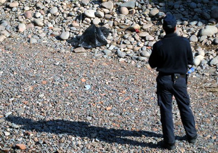 El cuerpo sin vida estaba en el interior de una bolsa negra. Foto: Marcelo Ruiz/ MDZ