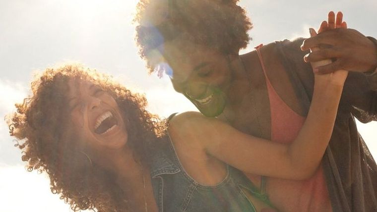 La fantasía de amor es una fantasía de plenitud, dice la psicoanalista Ana Suy Foto: GETTY IMAGES