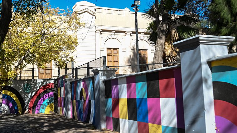 Así se ve ahora lo que en su momento era la estación del Trasandino. Actualmente allí funciona el Archivo Histórico de Mendoza. Así se ve ahora lo que en su momento era la estación del Trasandino. Actualmente allí funciona el Archivo Histórico de Mendoza.