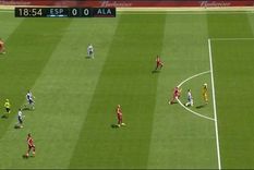 insolito papelon del arquero del alaves en la vuelta del futbol