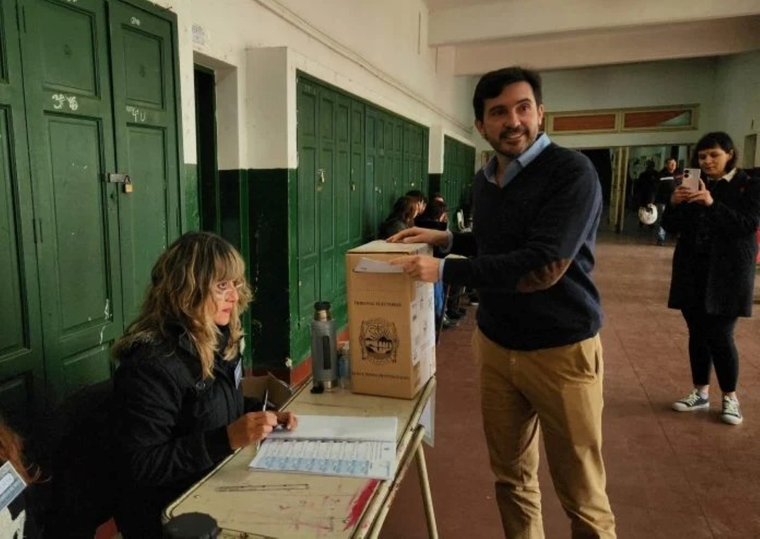 Martín Arjol es otro de los que ya votó en estas elecciones Martín Arjol es otro de los que ya votó en estas elecciones