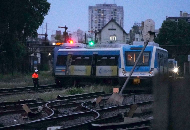 Trenes Argentinos informó que continúa el operativo de reparación y encarrilamiento del tren Sarmiento, mientras la justicia avanza con la investigación.&nbsp;