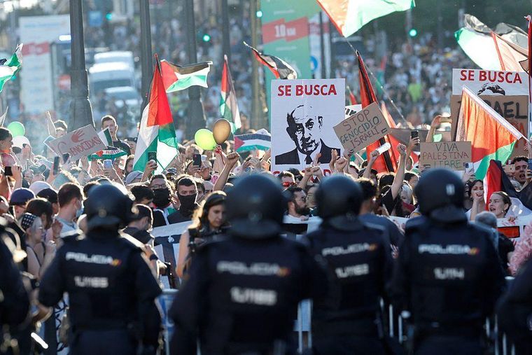 Las multitudinarias protestas propalestinas en Madrid obligaron a cancelar la última etapa de la Vuelta a España.