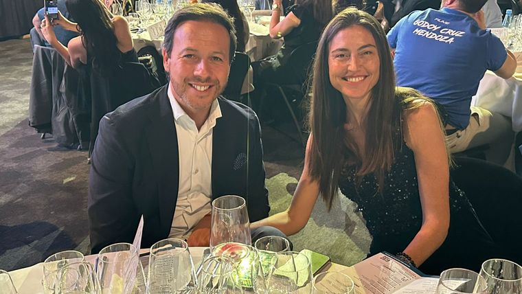 Andrés Pérez Díaz y Ronit Camsen. Andrés Pérez Díaz y Ronit Camsen.