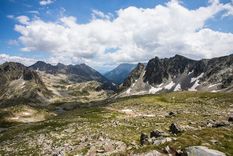 El hallazgo en los Pirineos orientales permitió confirmar que los romanos explotaron oro en una zona de montaña mediante un sistema hidráulico hoy casi borrado del paisaje. El hallazgo en los Pirineos orientales permitió confirmar que los romanos explotaron oro en una zona de montaña mediante un sistema hidráulico hoy casi borrado del paisaje.