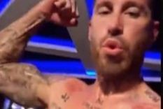 El primer entrenamiento de Sergio Ramos en 2025 es extremo. Además de correr, el español pedalea en una bicicleta fija ambientada a 50 grados. Foto: Captura de TV