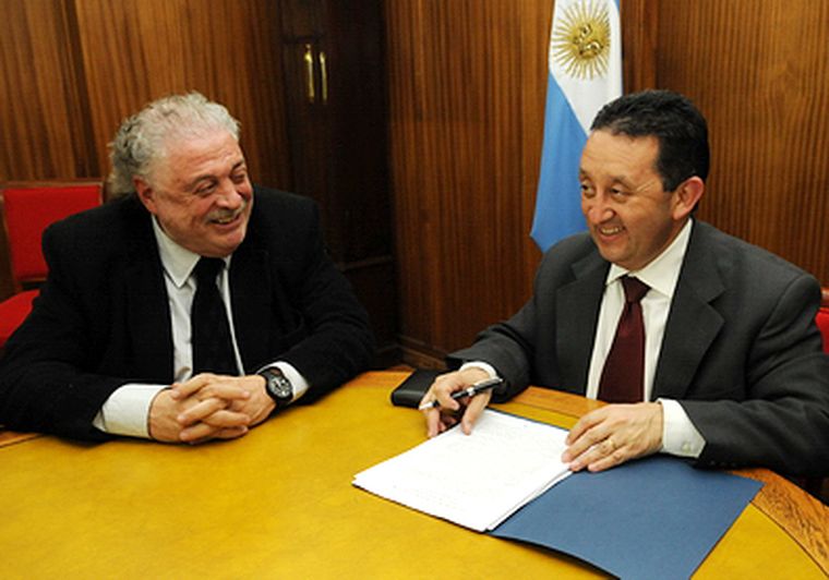 Jaque estuvo esta tarde con el embajador en Chile. Foto: Nacho Gaffuri / MDZ