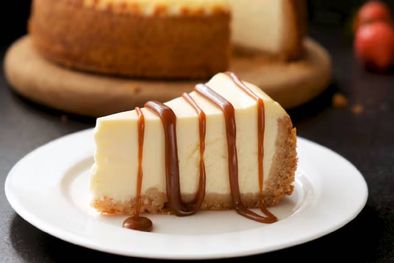 MDZol | Cómo hacer un cheesecake con salsa de dulce de leche (Shutterstock).