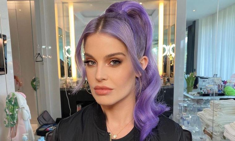 Foto: https://www.hola.com/us-es/celebrities/20220512332625/kelly-osbourne-anuncia-embarazo-primer-bebe/