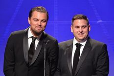 JONAH HILL TRABAJÓ CON LEONARDO DICAPRIO EN EL LOBO DE WALL STRET. ALLÍ DECIDIÓ VENGARSE DE SU COMPAÑERO.