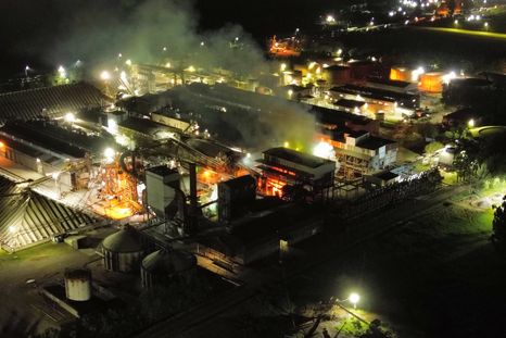 El incendio ocurrió en la planta de Vicentin, ubicada en la localidad santafesina de Ricardone. El incendio ocurrió en la planta de Vicentin, ubicada en la localidad santafesina de Ricardone.