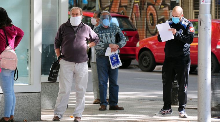 Las medidas de prevención siguen estando vigentes en toda la provincia. Foto: ALF PONCE / MDZ