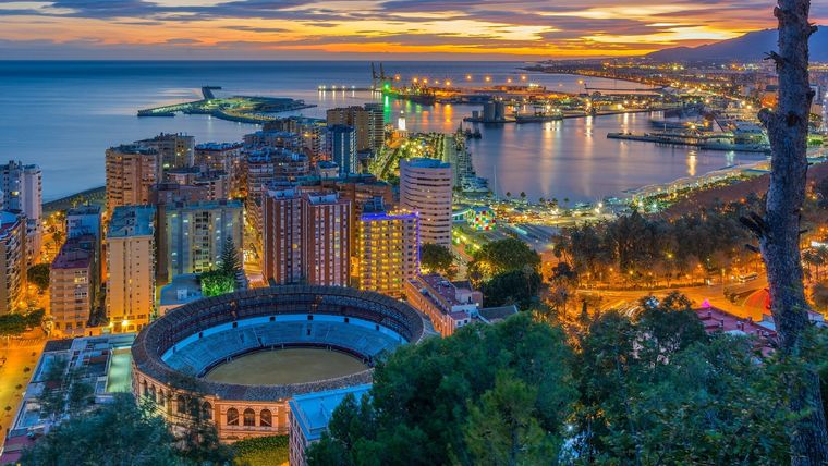 Málaga se ubica en la Costa del Sol, en el sur de España. Foto: Wallpaper Access - https://wallpaperaccess.com/malaga