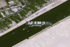 El Ever Given está impidiendo el tráfico por el Canal de Suez en ambas direcciones. Foto: © CNES2021, DISTRIBUTION AIRBUS DS
