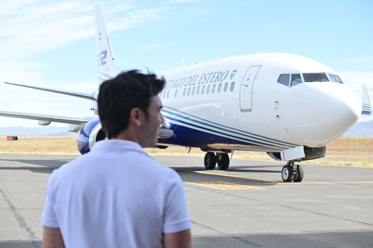 Nacho Torres recibió el avión hidrante en Esquel. Nacho Torres recibió el avión hidrante en Esquel.
