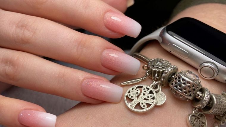 Cómo lograr en casa la manicura de moda