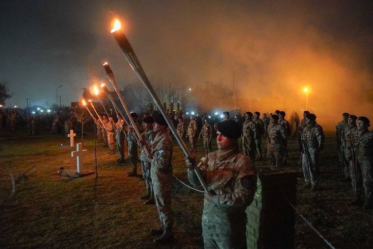 Guerra de Malvinas La antorchas como símbolo de cada argentino caído en las batallas de Longdon y Harriet