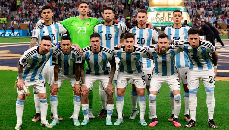 Scaloni pararía un once bastante similar al de la final de Qatar 202. Scaloni pararía un once bastante similar al de la final de Qatar 202.