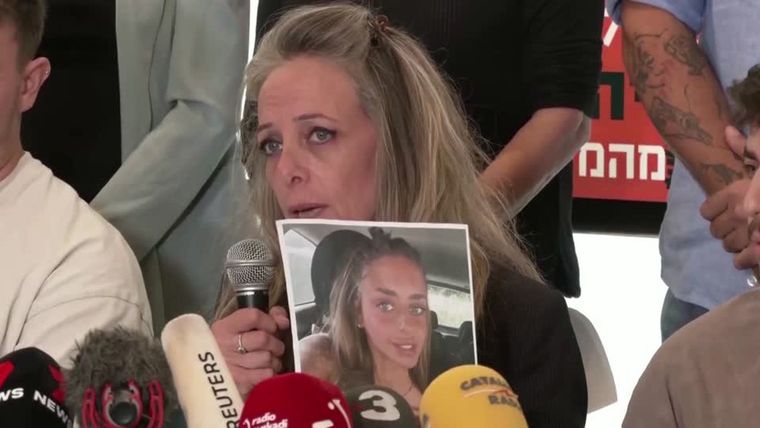 Traigan a mi bebé a casa, dijo la madre israelí después de ver a su hija en un vídeo de Hamás