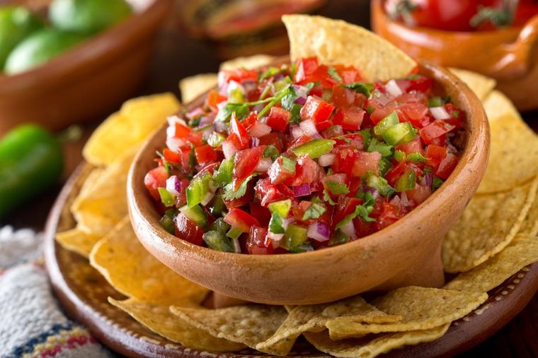 Admira los colores de esta deliciosa salsa pico de gallo. Un sabor inigualable.