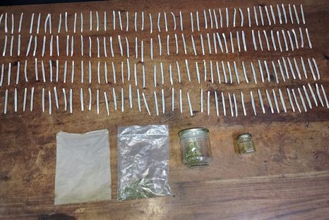 Los más de 180 cigarrillos de marihuana incautados en los operativos en Maipú. Los más de 180 cigarrillos de marihuana incautados en los operativos en Maipú.