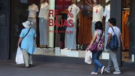 La Ciudad difundió el detalle de descuentos bancarios vigentes y lanzó una campaña que premia las compras navideñas con paquetes turísticos. La Ciudad difundió el detalle de descuentos bancarios vigentes y lanzó una campaña que premia las compras navideñas con paquetes turísticos.