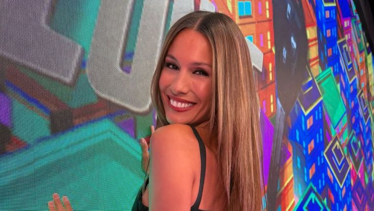 Pampita y su look para el helicóptero.