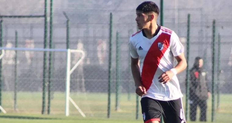 Lautaro Rivero en la Reserva de River. Foto: @lautarorivero_03