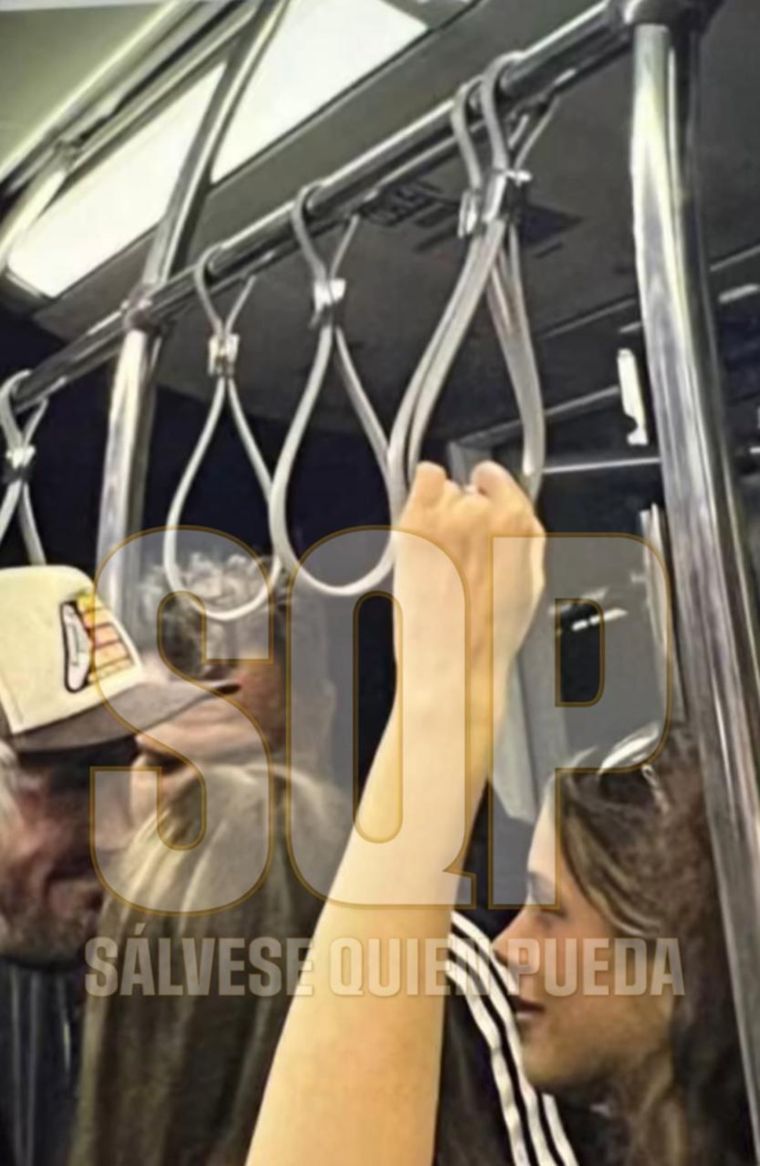 La pareja fue vista en el Aeropuerto Internacional de Barajas, en Madrid, España. La pareja fue vista en el Aeropuerto Internacional de Barajas, en Madrid, España.