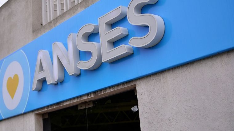 Anses recuerda que jamás solicita datos personales o bancarios. Foto: Archivo