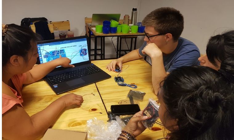 Se trata de una oportunidad para capacitarse en tecnología. Foto: Fundación Empujar.