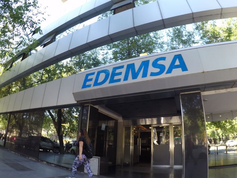 El EPRE sacnionó con una multa de $70 millones a Edemsa Foto: ALF PONCE MERCADO / MDZ