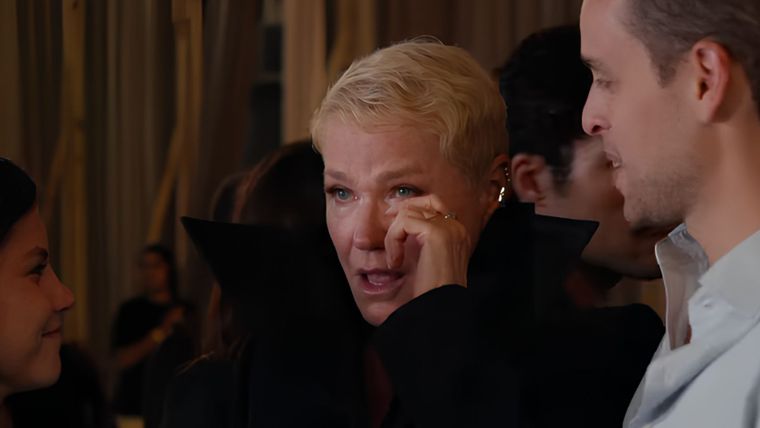 La icónica presentadora y su emoción en la muestra.