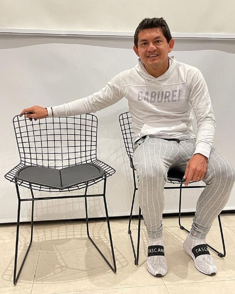 El futbolista continuará la recuperación de manera ambulatoria. Foto: Instagram Pulga Rodríguez