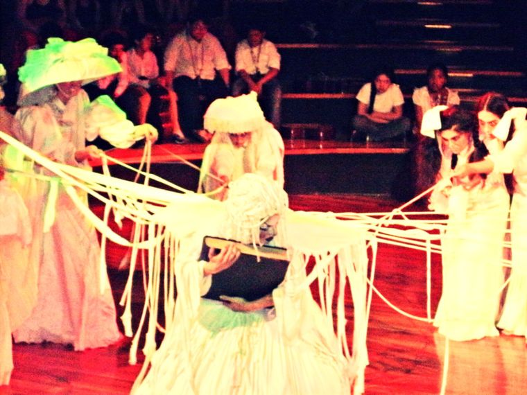 La primera colección del artista en una exposición performática en el Espacio cultural Julio Le Parc. La primera colección del artista en una exposición performática en el Espacio cultural Julio Le Parc.
