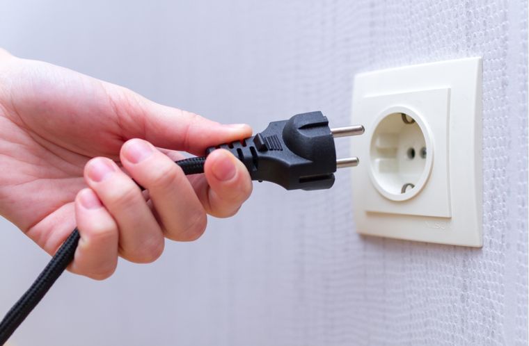 El tipo de consumo de energía se llama consumo vampiro o fantasma. Foto: Shutterstock