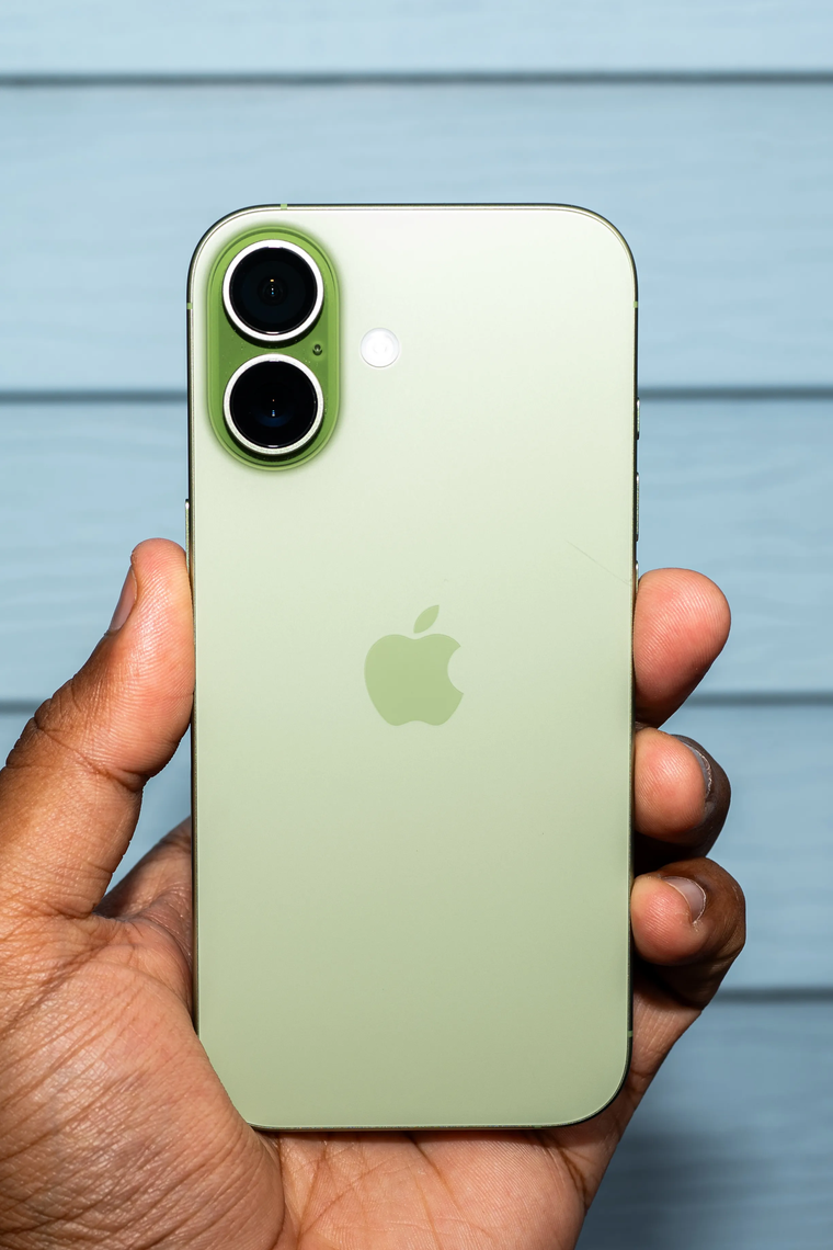 Los usuarios de iPhone 11 en adelante deben instalar la &uacute;ltima versi&oacute;n para corregir fallas graves y evitar hackeos.