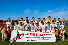 En medio del escándalo, la Liga Mendocina de Fútbol define al campeón del Apertura. En medio del escándalo, la Liga Mendocina de Fútbol define al campeón del Apertura.