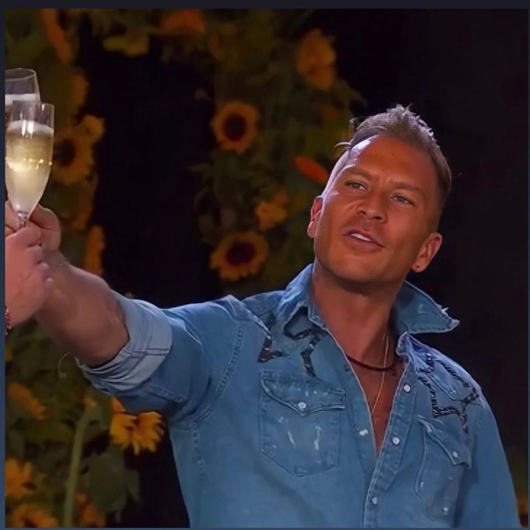 Salvador Zerboni escribe muchas veces su nombre con Z.