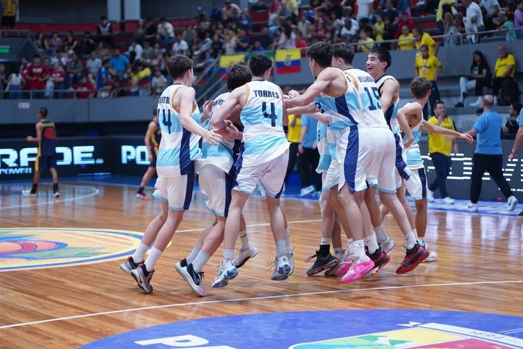 Con presencia mendocina, la Selección argentina U15 se quedó con el bronce en el Sudamericano. Foto: CABB