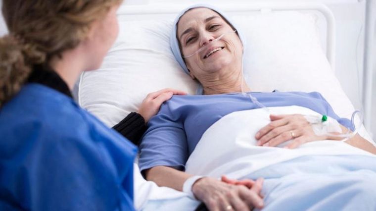 Según Kerr, para los pacientes las visiones parecen reales, son intensas, tienen significados profundos y reducen el miedo a morir. Foto: GETTY IMAGES