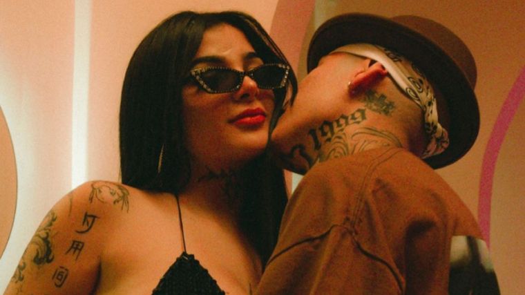 Santa Fé Klan y Karely Ruíz Mega fogosos. Foto: @santa_fe_klan _473