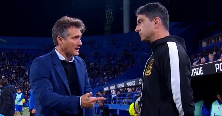 Guillermo Barros Schelotto se cruzó con el cuarto árbitro y fue expulsado
