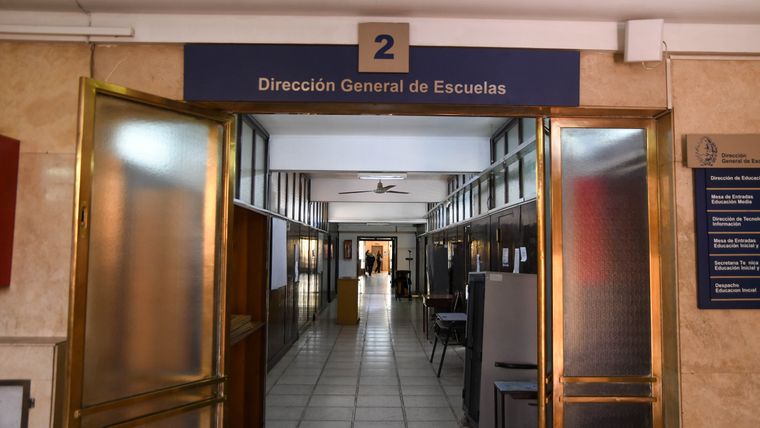 El Gobierno aplicó la sanción de cesantía a cuatro empleados públicos.