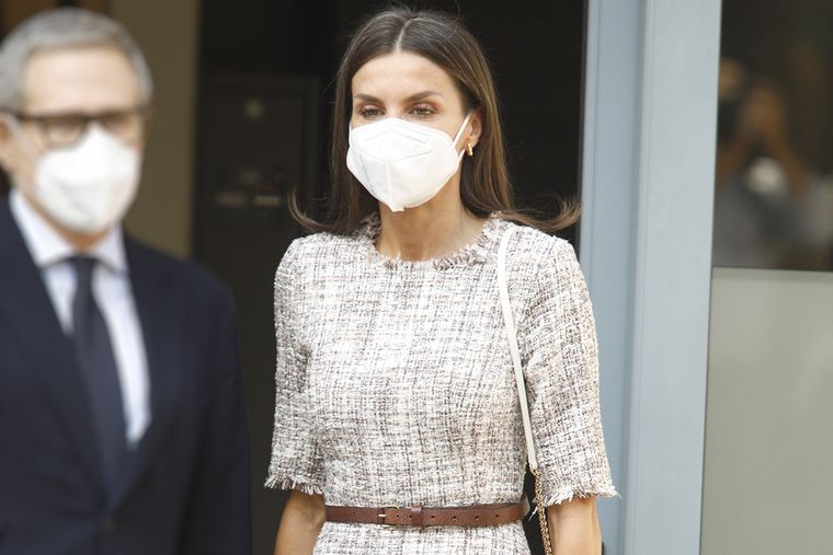 Letizia Ortíz apuesta por los colores más clásicos y gana nuevamente Foto: Gossip Addict